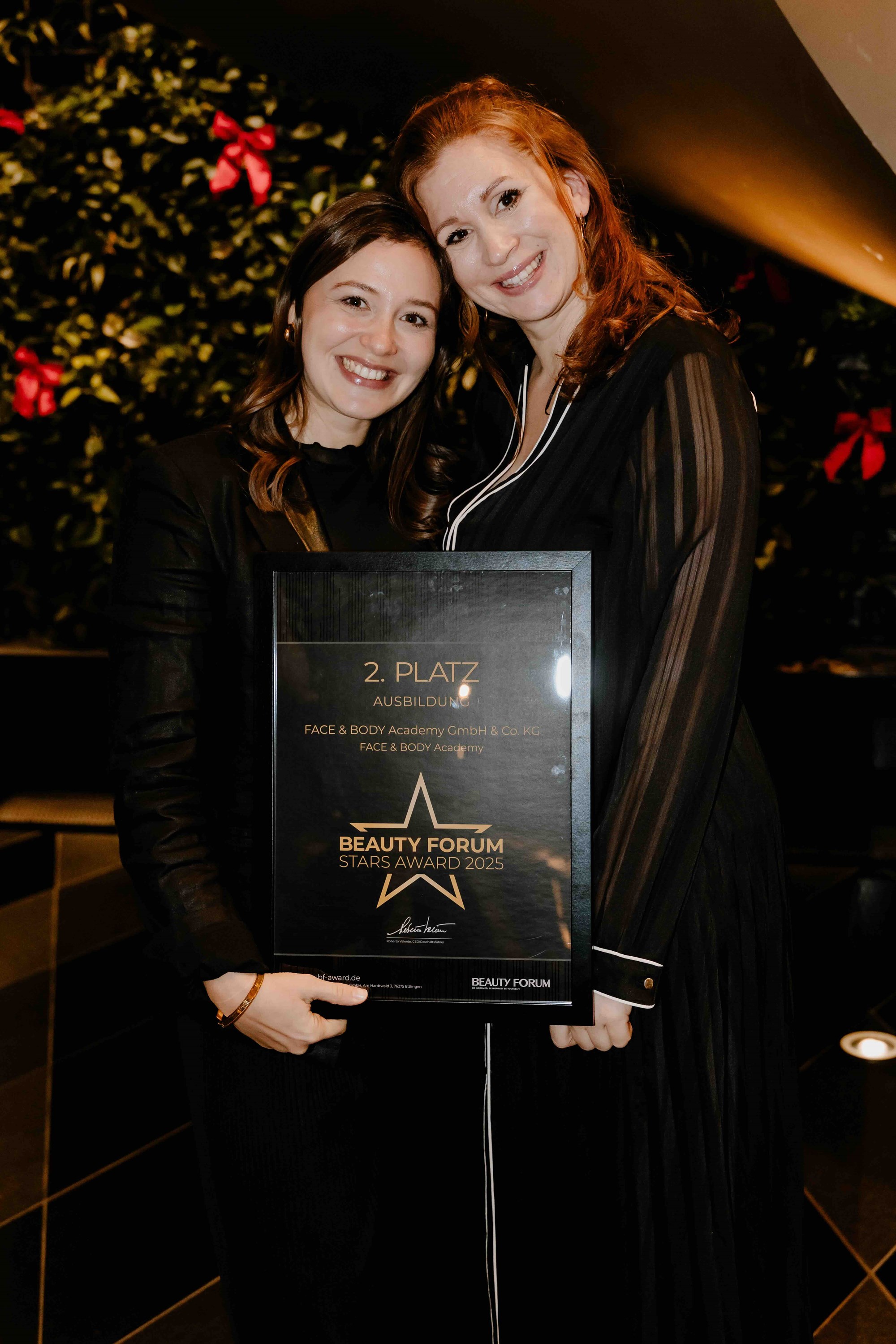 Team der Kosmetik- und Make-up Schule aus München beim Beauty Forum Star Award 2025 im Andaz Hotel