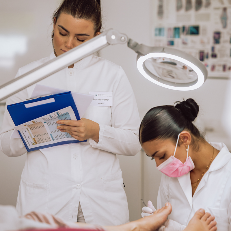 Nagelpflege im Praxistraining